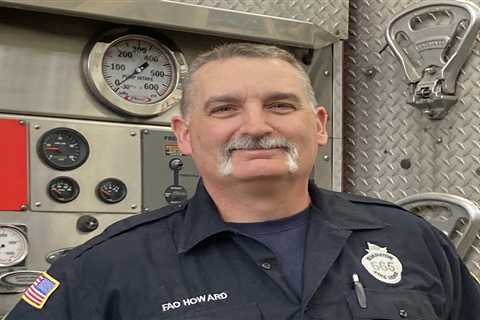 'All of us are carrying these burdens': Evanston firefighter helps colleagues cope with stress -..